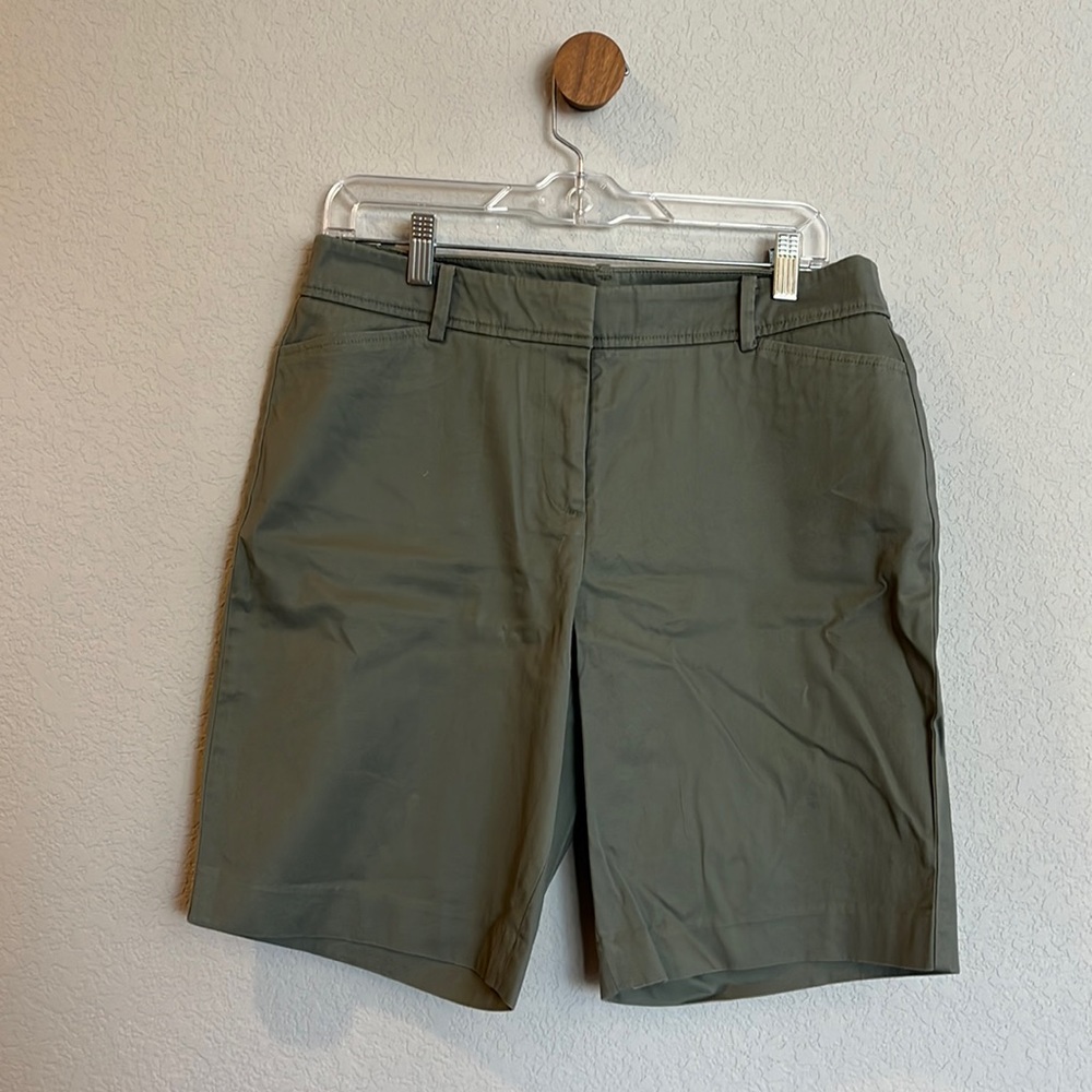 Talbots. 8. Perfect shorts. Green.